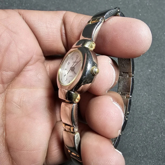 Carriage Ladies Quartz Fashion Watch Silver / Gold Tone Working shows signs of w - Picture 4 of 9